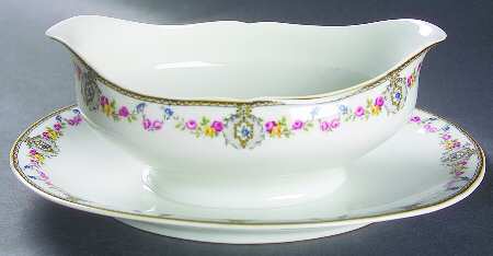 AHR277 Gravy Boat with Attached Underplate
