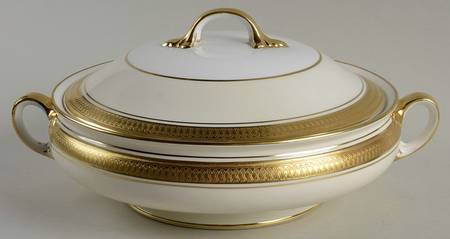 Sandringham (Smooth) Round Covered Vegetable