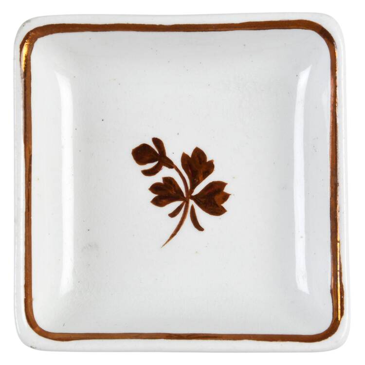 Tea Leaf (Smooth, Not Embossed Rim) 2" Trinket Tray