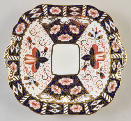 5500 (Scalloped) Square Handled Cake Plate