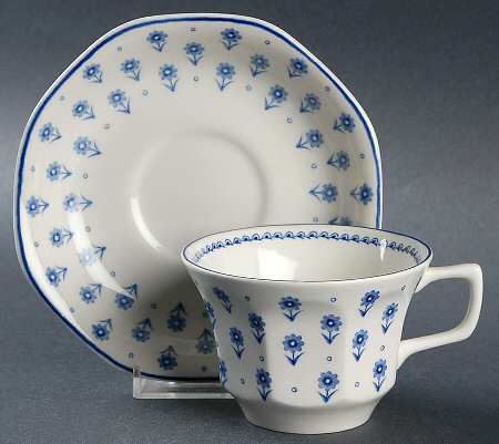 Daisy Flat Cup & Saucer Set