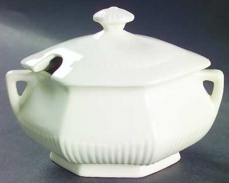 Empress Sauce Boat & Lid