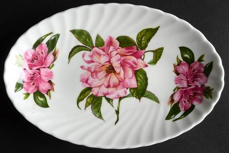 Chelsea Flowers 8" Oval Fluted Dish