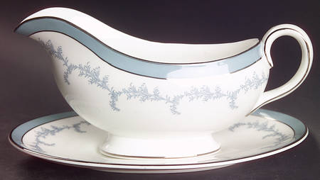 Kenmore (Smooth) Gravy Boat & Underplate