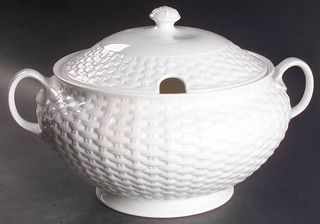 Belleek Basketweave Tureen &  Lid