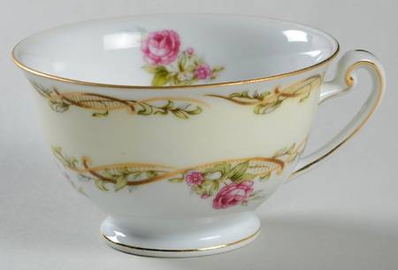 ALA19 Footed Cup