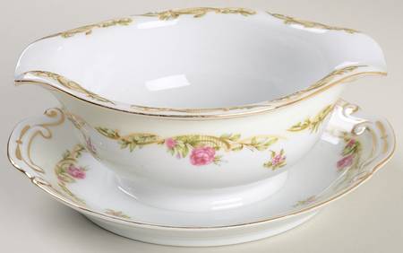 ALA19 Gravy Boat with Attached Underplate