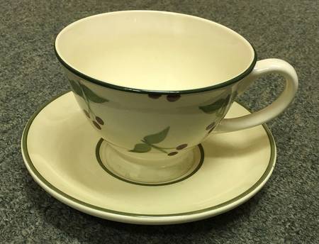 Berries Footed Cup & Saucer Set