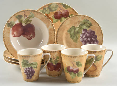 Cortland 32 Piece Estate Set