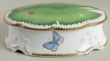 Waterlily Seascape 7" Oval Box & Lid