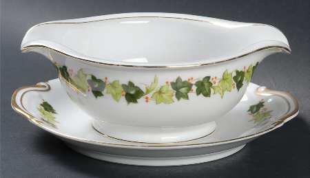 May Fair (No Ivy Around Center) Gravy Boat with Attached Underplate