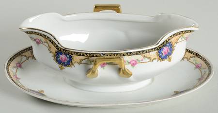 ALZ1 Gravy Boat with Attached Underplate