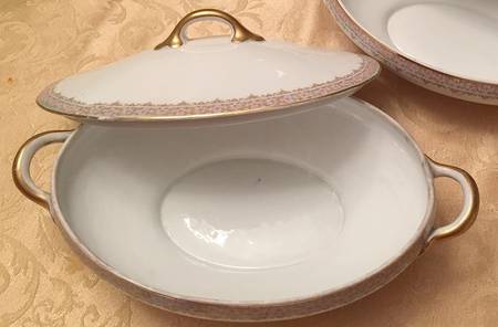 AUS288 Oval Covered Vegetable