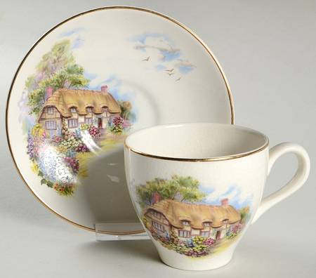 ARK26 Flat Cup & Saucer Set