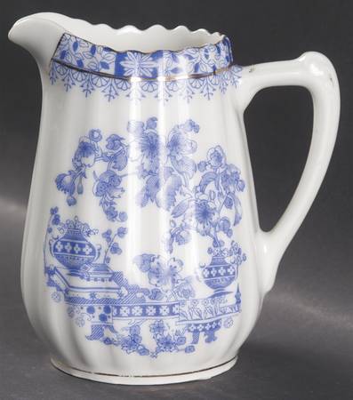 China Blau Creamer