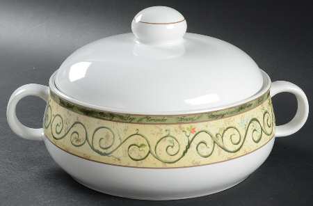 Bouquet Garni Butternut 2.5 Qt Round Covered Casserole