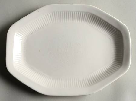 Empress (Cream) 10" Oval Serving Platter