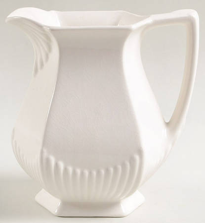 Empress (Cream) 20 Oz Pitcher
