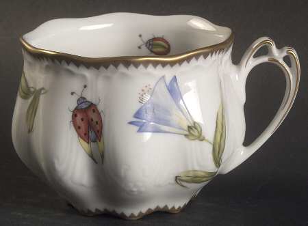 Estee Flat Cup