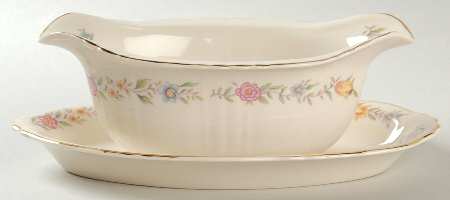 ABE38 Gravy Boat with Attached Underplate