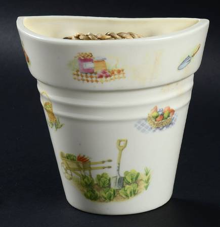 Edwardian Kitchen Garden Wall Pocket Vase