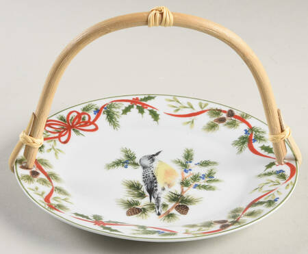 Christmas Woodland 5 3/8"-5 5/8" Bamboo Handled Serving Plate  HC