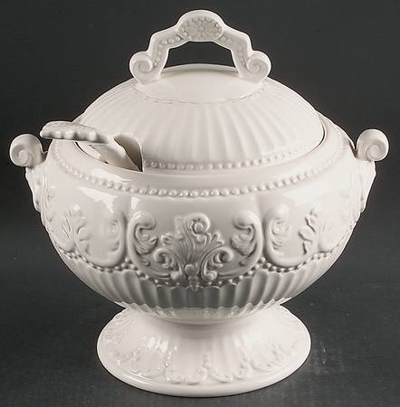 Baroque Tureen & Lid w/Ladle