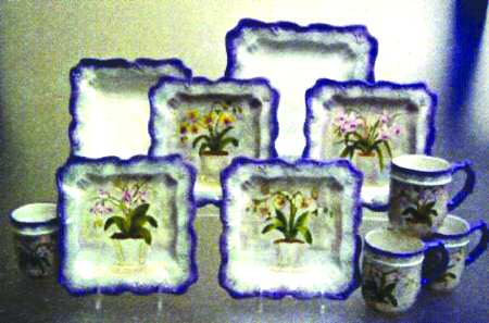 Floral Jardin Lavender (Square, Scalloped) Square Dinner Plate