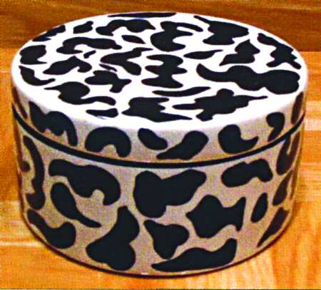 Serengeti Black and White Round Box & Lid