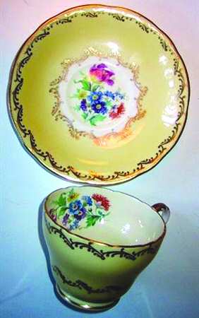 7803-7 Footed Cup & Saucer Set