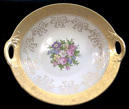 ATA18 Handled Cake Plate