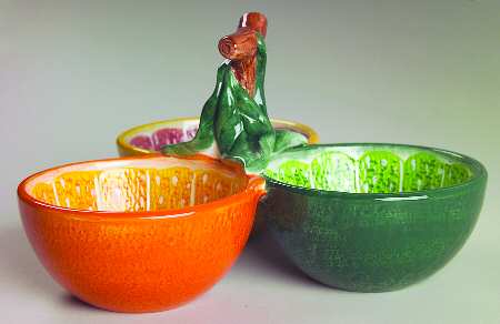 Slices 3 Section Dip Bowl W/Center Handle