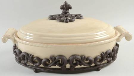 Tuscan Countryside Cream 3 Qt Covered Oval Casserole & Metal Stand
