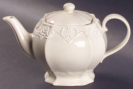 Aristocrat Teapot & Lid