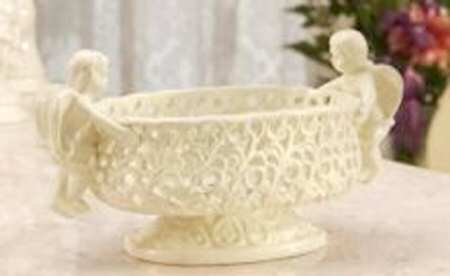 Lace (Serveware) 9" Pierced Oval Bowl