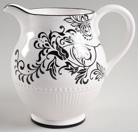 Sonnet 76 Oz Pitcher