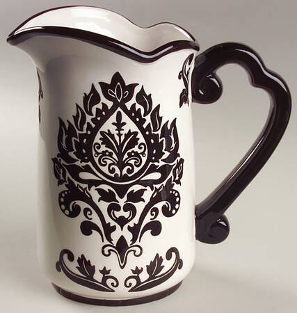 Muse Black 64 Oz Pitcher