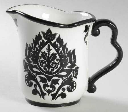 Muse Black Creamer