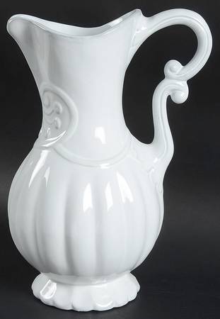 Bella Bianca 64 Oz Pitcher