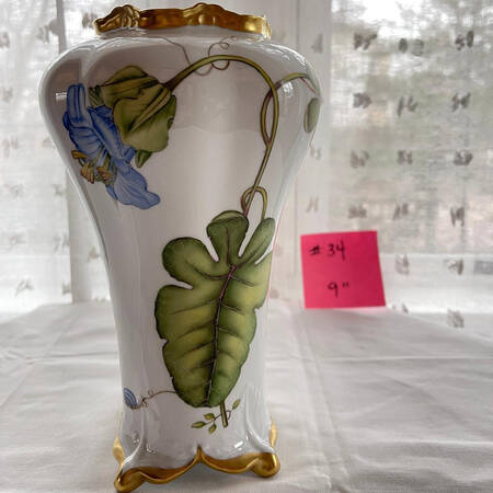 Giftware 9" Vase