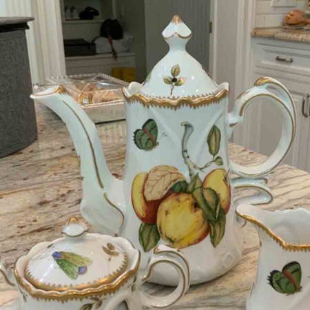 Giftware Coffee Pot & Lid