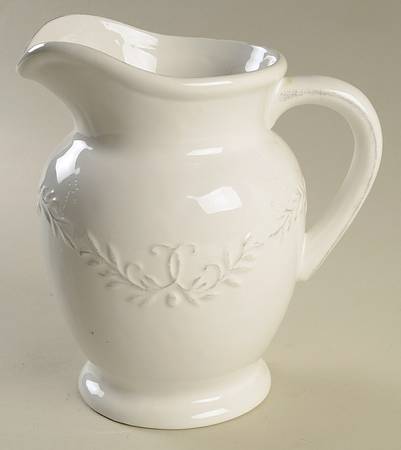 Bianca Laurel 56 Oz Pitcher