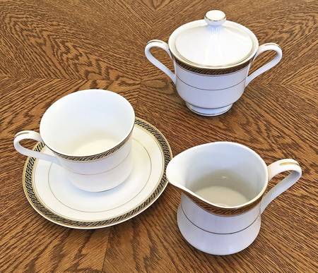 Gold Linda (Clank & Gold Edge) Footed Cup & Saucer Set