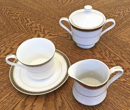 Gold Linda (Clank & Gold Edge) Creamer