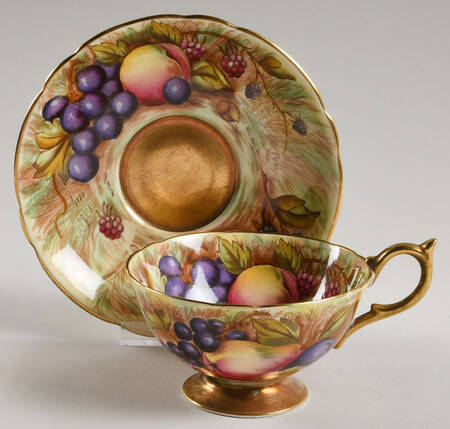 1037 Footed Cup & Saucer Set