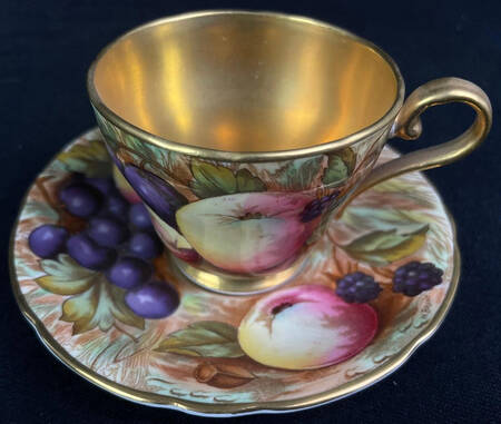1037 Footed Cup & Saucer Set