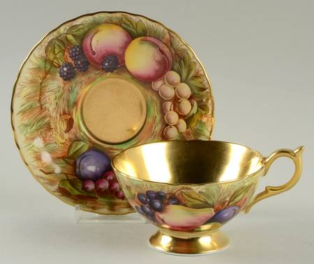 1037 Footed Cup & Saucer Set