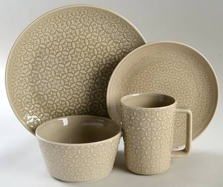 Sakuya Lace Cream 4 Piece Place Setting