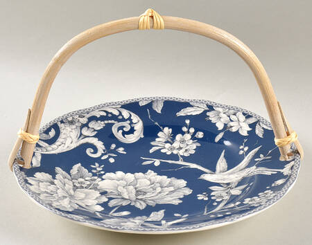 Adelaide Dark Blue 5 3/8"-5 5/8" Bamboo Handled Serving Plate  HC