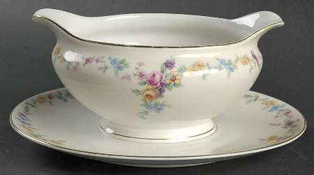 Barbara (Gold Trim) Gravy Boat with Attached Underplate